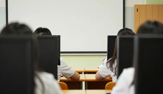 沟通机制如何影响技能培训课程的实践效果